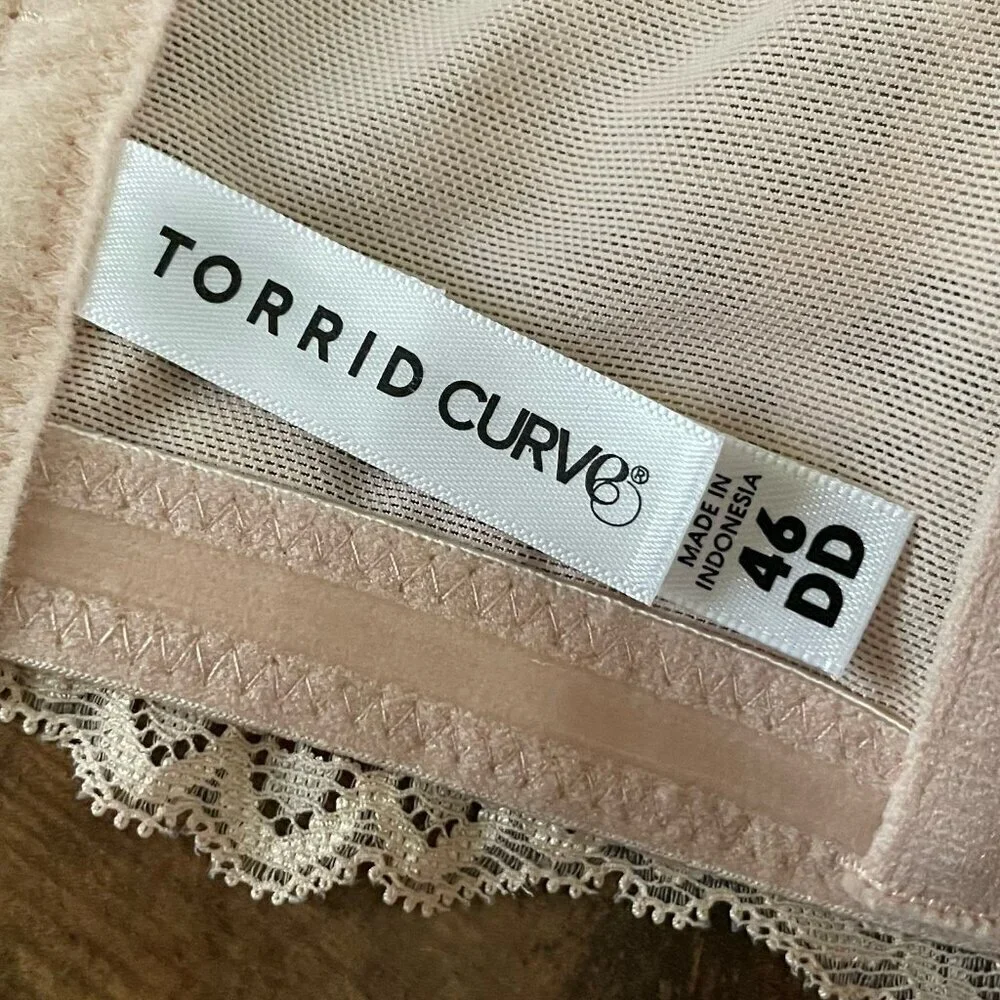 Torrid 46DD Bra Sand Nude Bombshell Everyday Strapless Underwire No Slip Lace